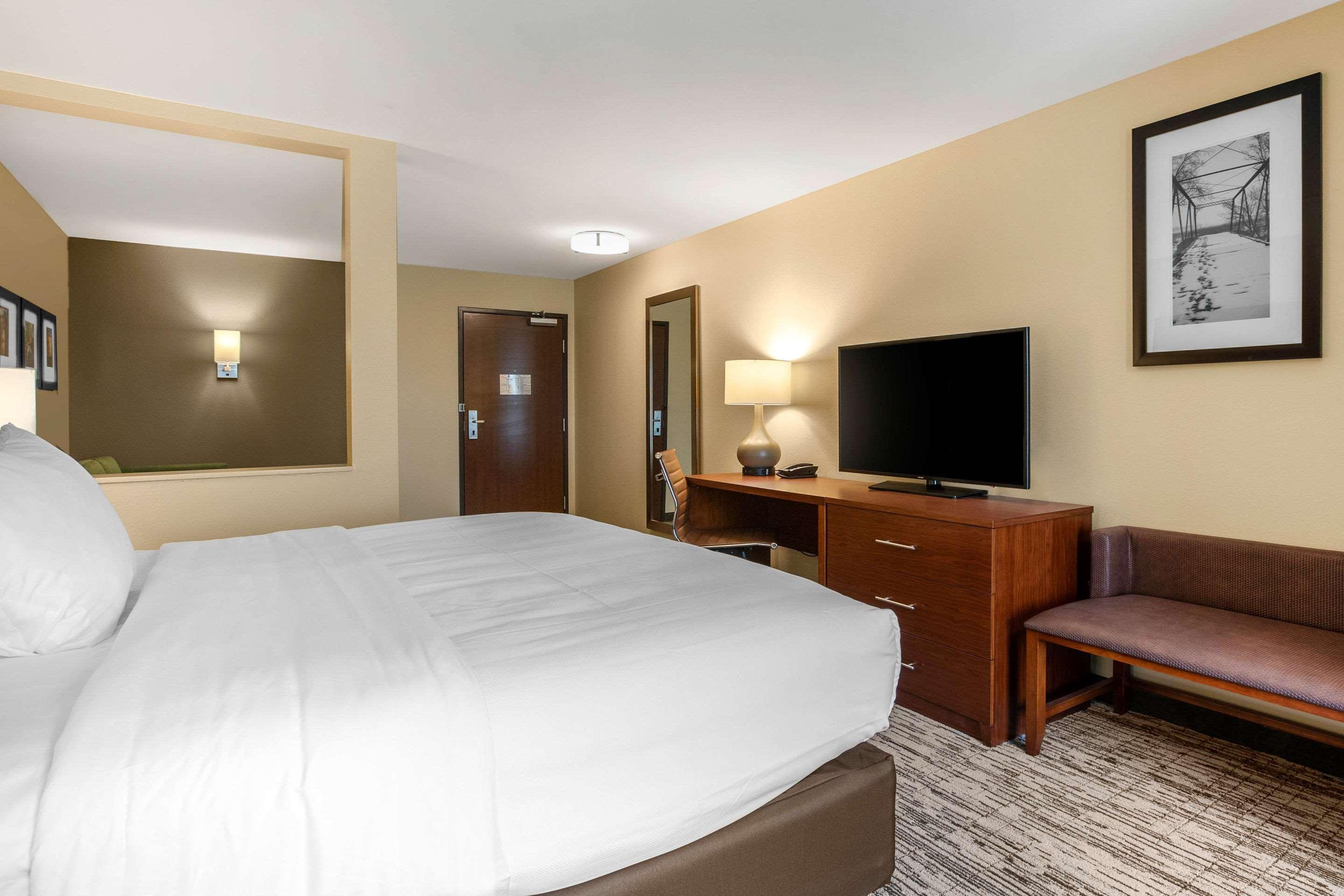 Comfort Inn & Suites Ames Near Isu Campus Экстерьер фото