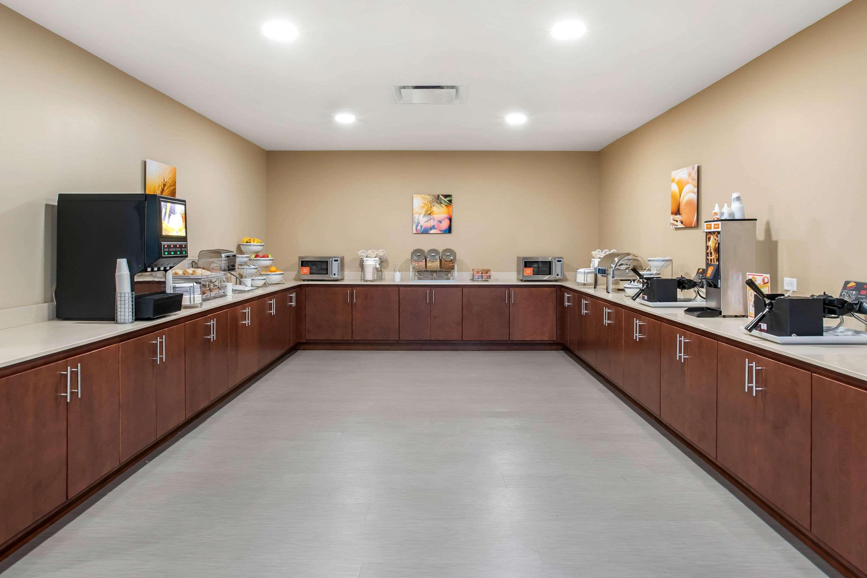 Comfort Inn & Suites Ames Near Isu Campus Экстерьер фото