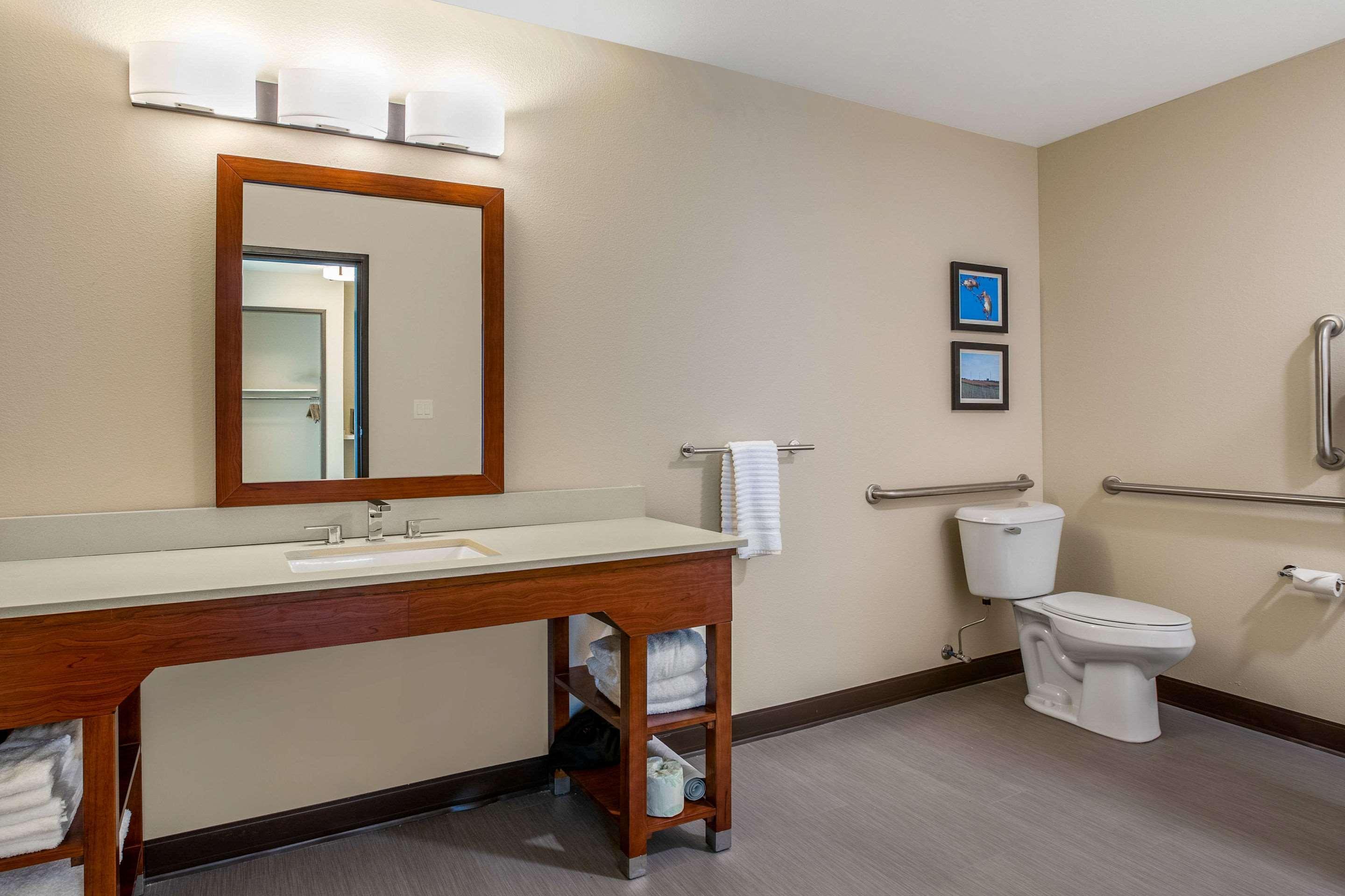 Comfort Inn & Suites Ames Near Isu Campus Экстерьер фото