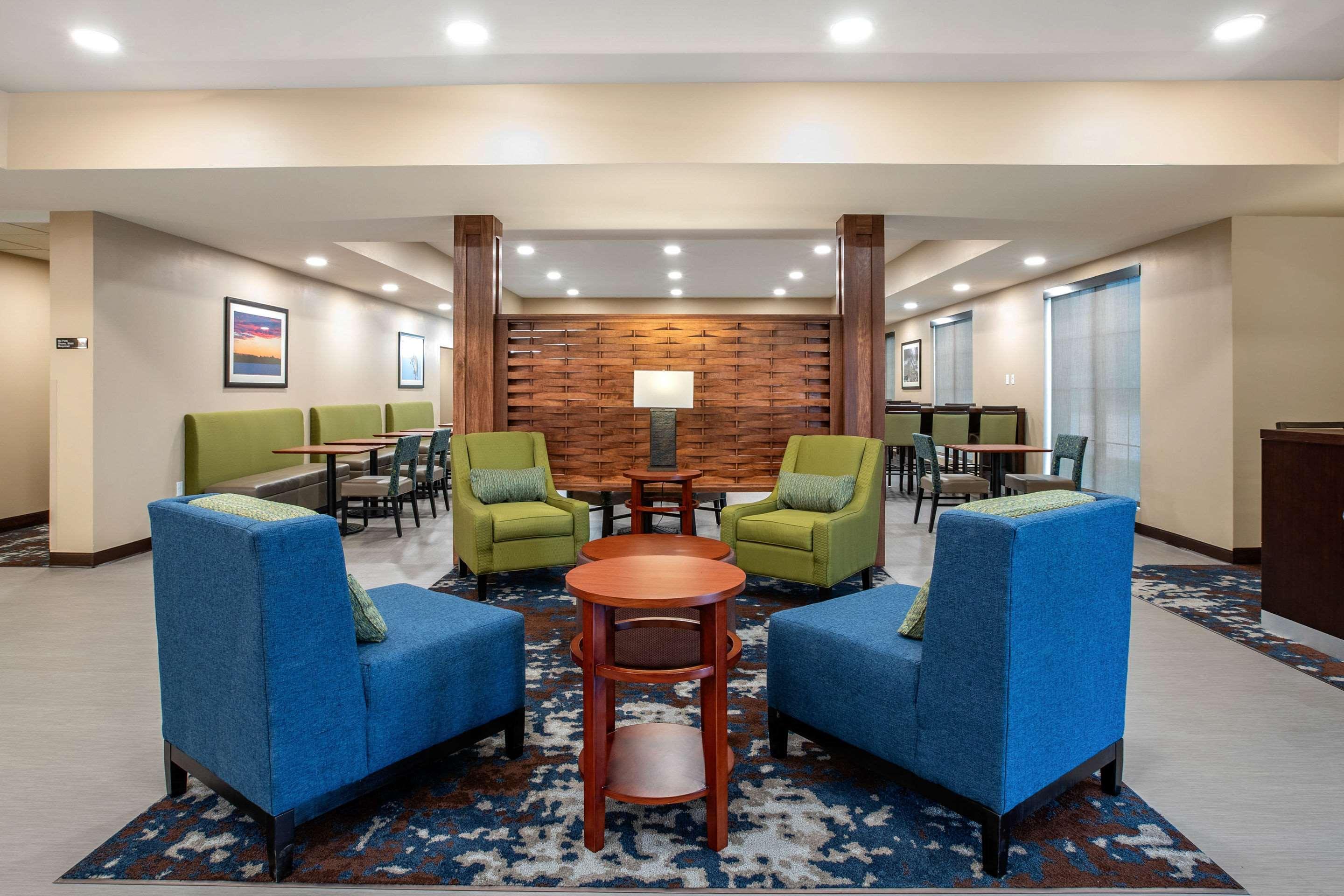 Comfort Inn & Suites Ames Near Isu Campus Экстерьер фото