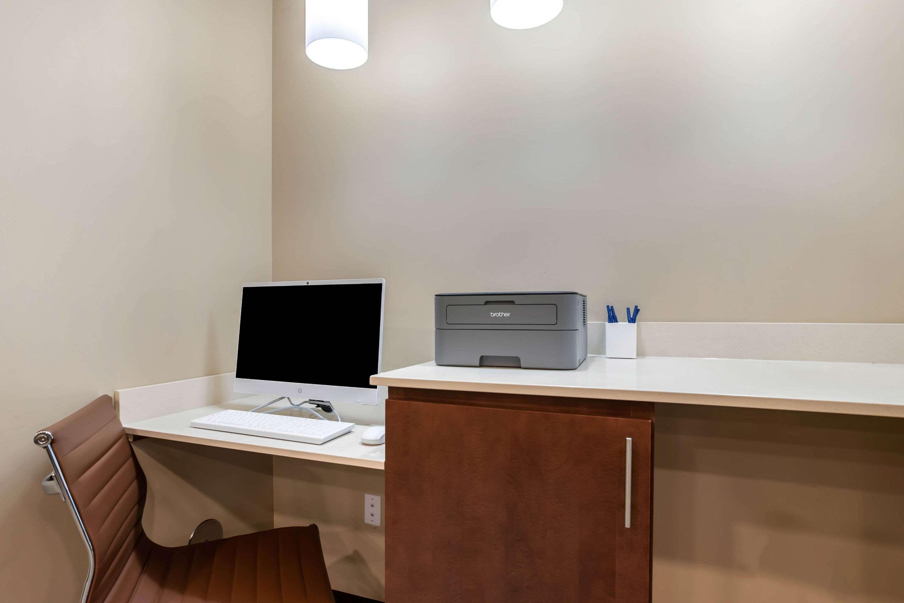 Comfort Inn & Suites Ames Near Isu Campus Экстерьер фото
